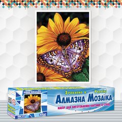 Набір алмазної мозаїки "Метелик на квітах"